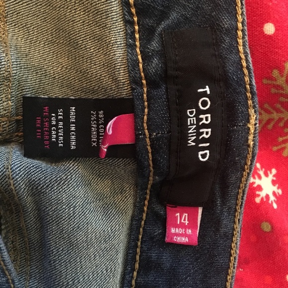 Torrid size 14 distressed jeans - Picture 2 of 4